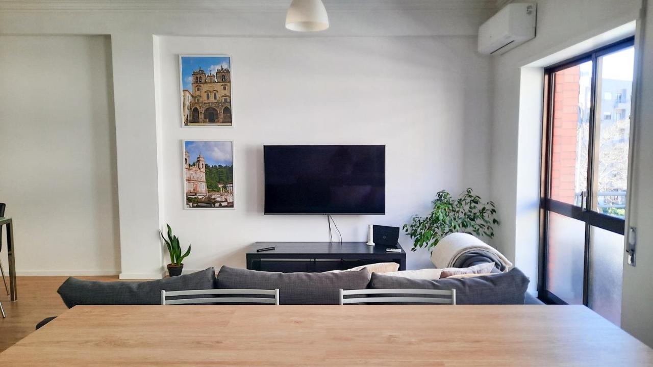 Lovely 2-Bedroom Apartment - Near Braga City Center! ภายนอก รูปภาพ